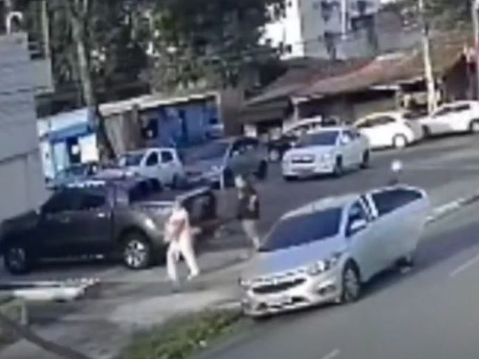 Homem tem caminhonete cheia de mercadoria roubada em Set&uacute;bal