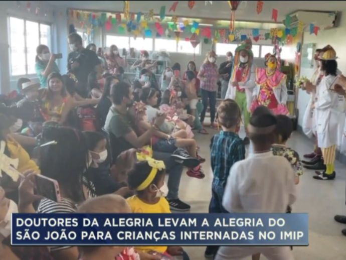 Doutores da Alegria levam a energia do S&atilde;o Jo&atilde;o para pacientes do IMIP 