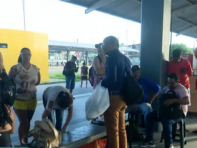 Protesto fecha TI Xamb&aacute; e deixa 44 mil passageiros sem &ocirc;nibus para ir ao trabalho