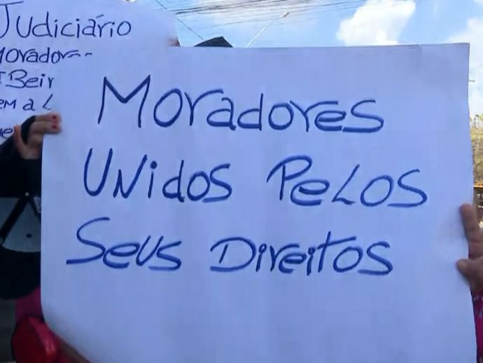 Protesto por moradia na ponte do Janga, em Paulista
