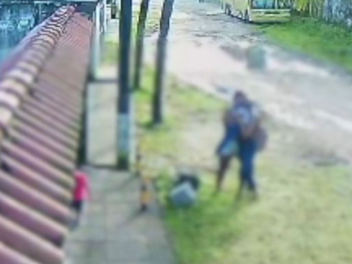 Delegada pede pris&atilde;o preventiva de mulher filmada agredindo universit&aacute;ria, na V&aacute;rzea