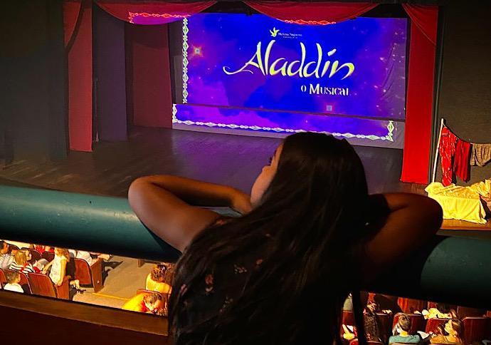 Espet&aacute;culo &lsquo;Aladdin - O Musical&rsquo; lota teatro no Recife