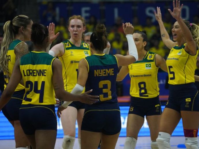 Sele&ccedil;&atilde;o Feminina de V&ocirc;lei chega ao Recife para participar do Campeonato Sul-americano de V&ocirc;lei