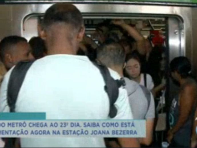 Criança é agredida com chutes e socos de colegas em escola particular