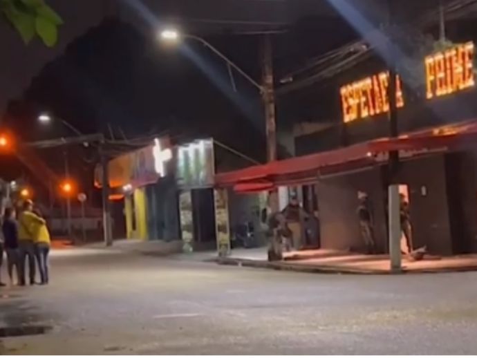 Policial penal de AL é preso após se envolver em confusão e atirar dentro de bar em Garanhuns