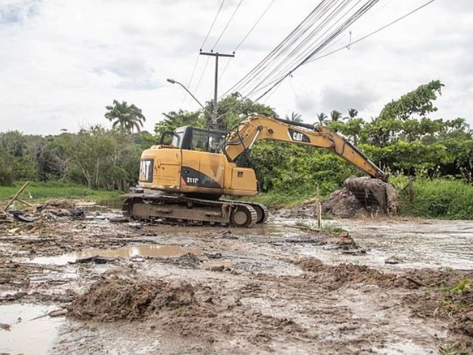Interdi&ccedil;&atilde;o da Ladeira da Granja em Bebedouro para constru&ccedil;&atilde;o de pontilh&atilde;o