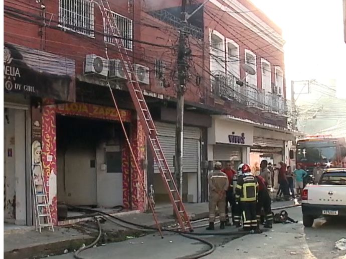 Incêndio atinge loja de roupa no bairro São José centro do Recife