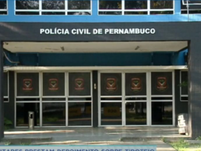 Policiais militares compareceram ao GOE para prestar depoimento sobre tiroteio em Camaragibe