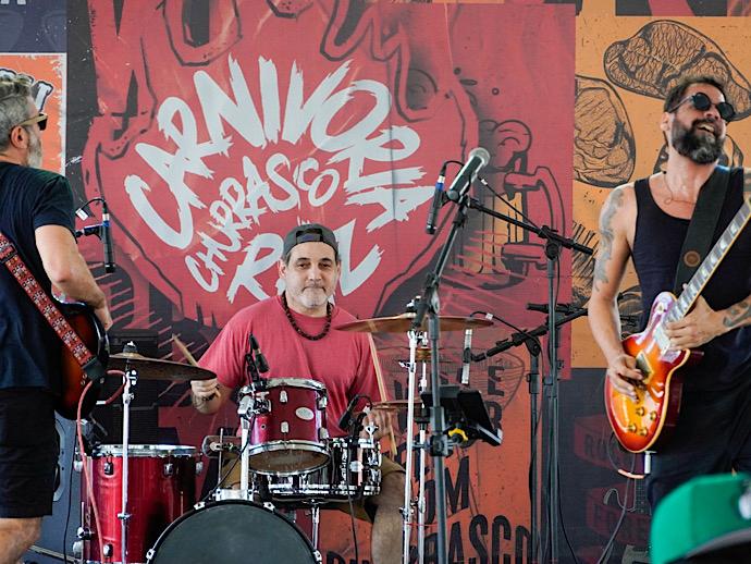 Carnivoria ter&aacute; programa&ccedil;&atilde;o musical com 12 shows gratuitos no RioMar Recife