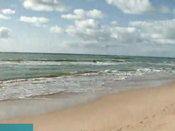 Adolescente desaparece após mergulhar na praia do Pina