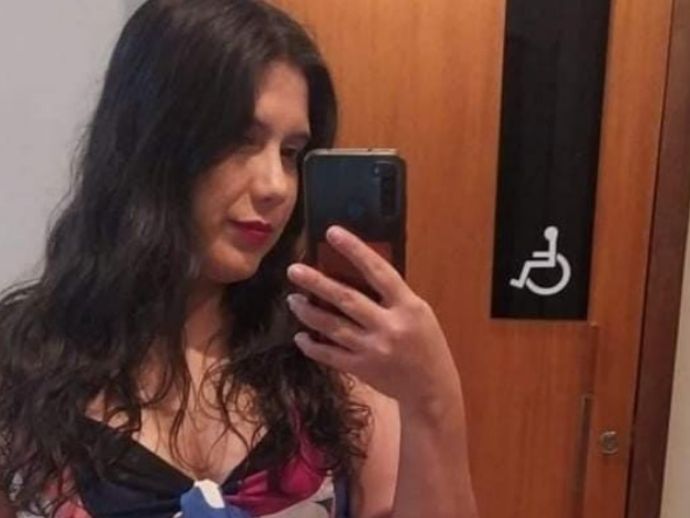 Mulher é encontrada morta e com as mãos amarradas dentro de casa, no Sertão