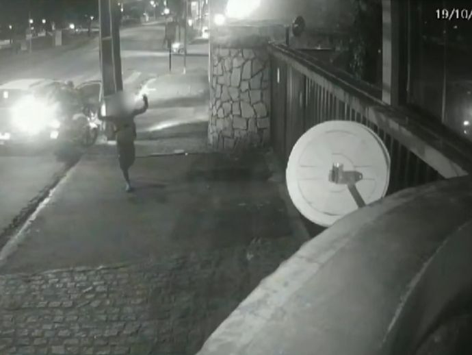 Entregador por aplicativo &eacute; v&iacute;tima de assalto no bairro de Casa Forte