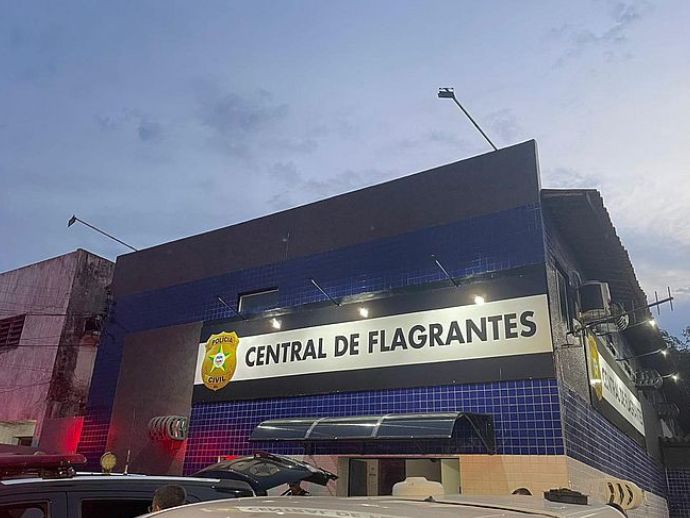 Motorista foge de assalto e busca ref&uacute;gio em batalh&atilde;o da PM 