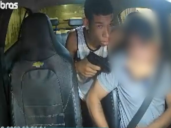 Motorista por aplicativo &eacute; assaltado e mantido ref&eacute;m em Boa Viagem