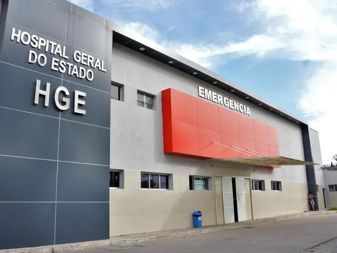Acidente envolvendo t&aacute;xi deixa duas pessoas feridas em Marechal Deodoro