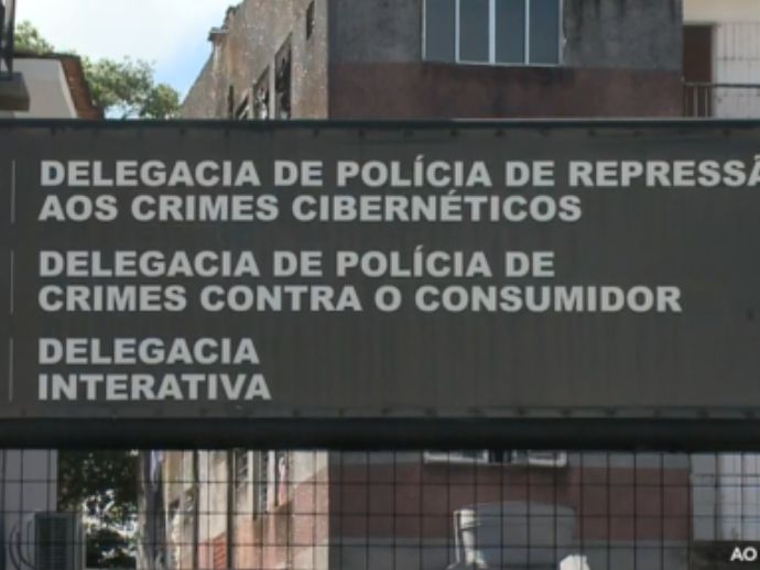 Grupo de alunas são alvos de falsos nudes criados por colegas em escola particular do Recife 