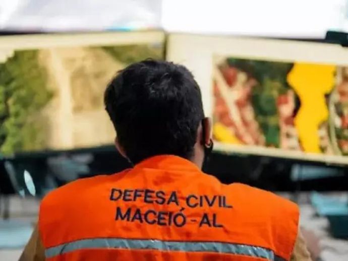 Defesa Civil de Macei&oacute; emite nota de alerta m&aacute;ximo devido ao risco de colapso da mina n&ordm; 18