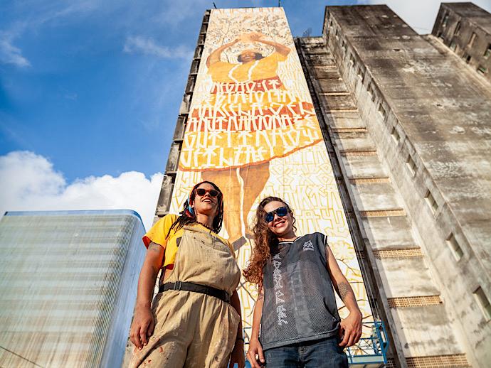 Mestra Aurinha do Coco &eacute; homenageada com mural gigante na Conde da Boa Vista