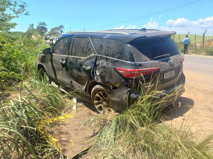 Acidente na BR 101 deixa quatro feridos, incluindo gestante e adolescentes