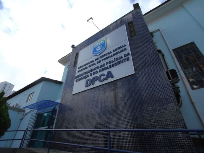 Professor &eacute; preso suspeito de abusar crian&ccedil;a de 8 anos na Tamarineira