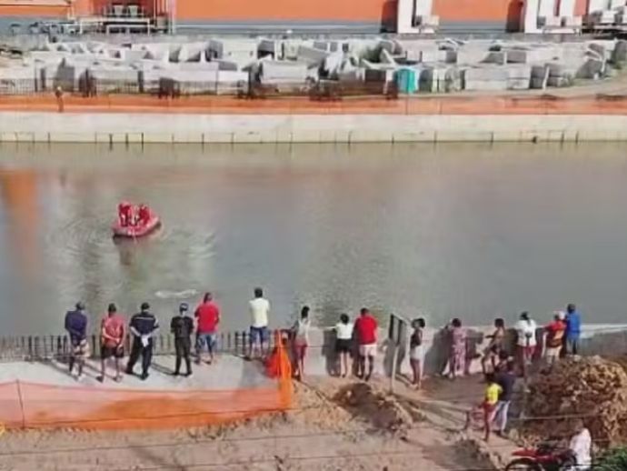 Homem morre afogado ap&oacute;s pular no canal do Fragoso, em Olinda