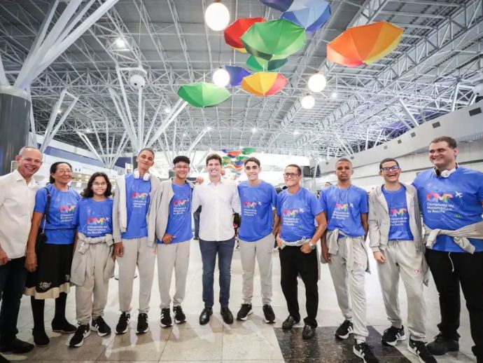 Estudantes premiados na Olimp&iacute;ada de Matem&aacute;tica do Recife embarcam para os EUA
