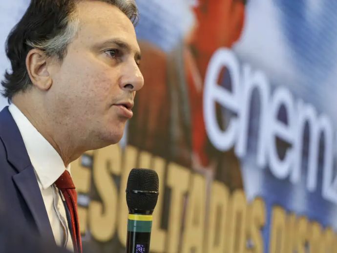 Alunos do 3&ordm; ano v&atilde;o receber incentivo financeiro para fazer Enem