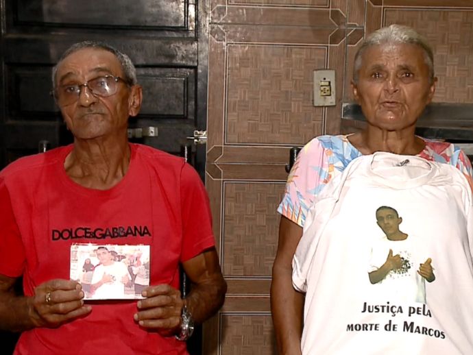 Ap&oacute;s dez anos, policiais acusados de matar jovem dentro de casa s&atilde;o julgados