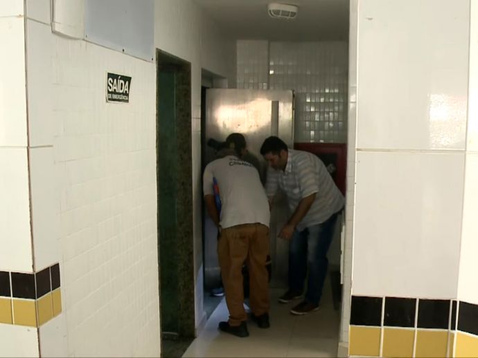 Homem morre eletrocutado durante manuten&ccedil;&atilde;o de elevador no bairro de Boa Viagem