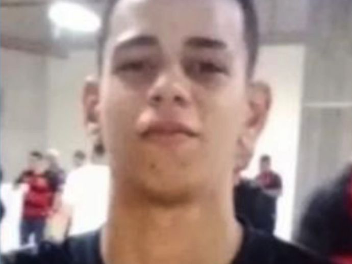 Adolescente de 15 anos &eacute; morto a tiros em Casa Amarela