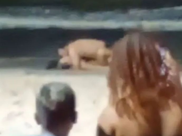 Casal flagrado em atividade sexual na praia de Ponta Verde causa pol&ecirc;mica