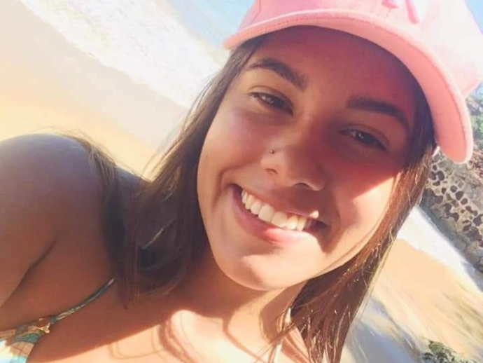 Jovem é encontrada morta com golpes de faca na praia de Cabedelo 