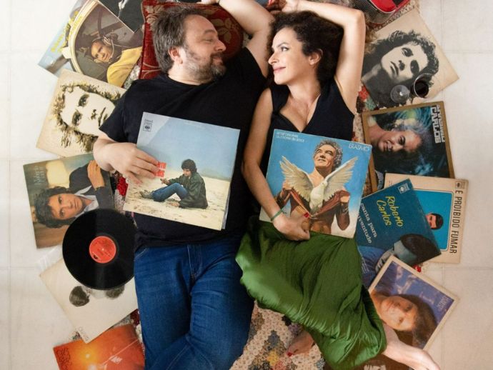 NU&rsquo;ZS duo canta Roberto e Erasmo no Teatro de Santa Isabel