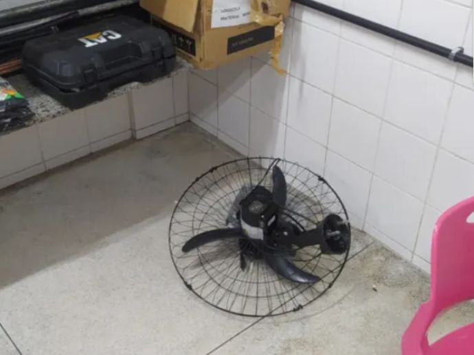 Escola Municipal &eacute; invadida e furtada no Benedito Bentes.
