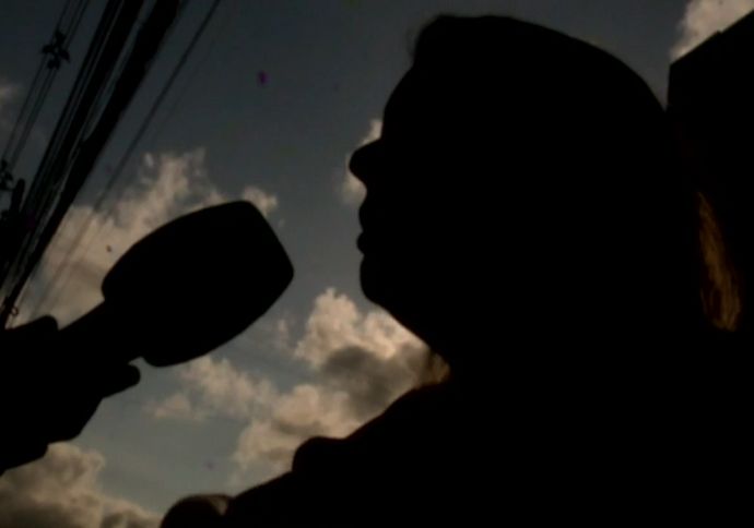 Mulher é assaltada por homens armados na orla de Boa Viagem e tem carro levado