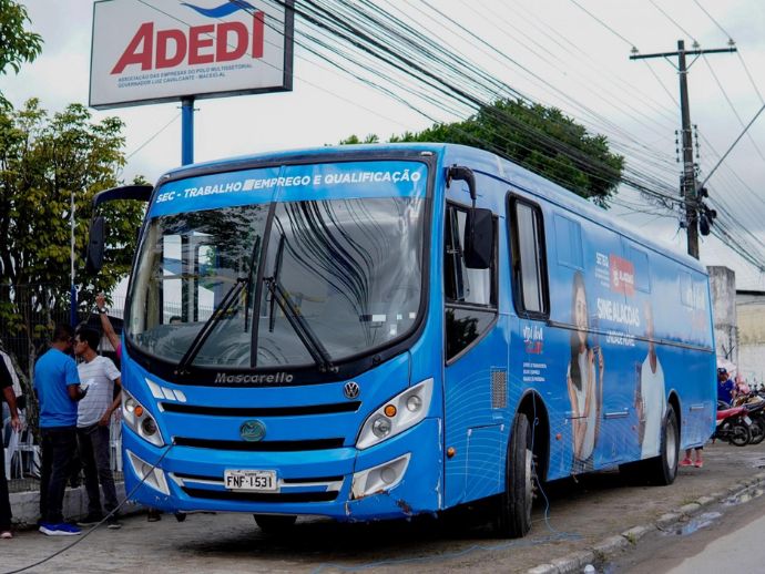 Sine Alagoas oferece atendimento m&oacute;vel e novas vagas de emprego