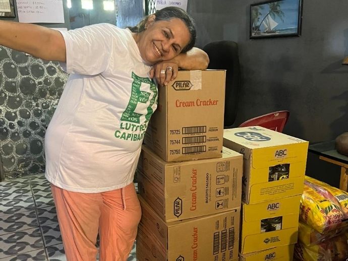 TV Guararapes doa 300 kg de alimentos para projeto de conscientiza&ccedil;&atilde;o ambiental 