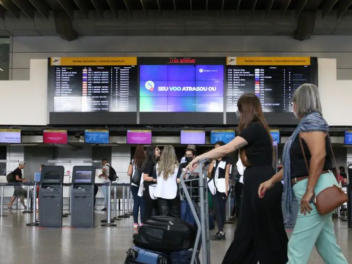 Programa Voa Brasil vende 10 mil passagens a R$ 200 em dois meses