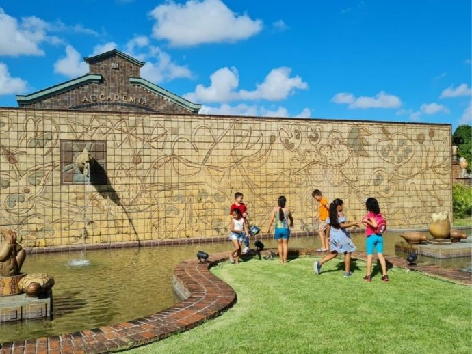 Oficina Francisco Brennand celebra o m&ecirc;s das crian&ccedil;as com programa&ccedil;&atilde;o cultural e educativa