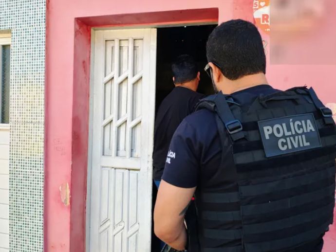 L&iacute;der do PCC em Alagoas &eacute; presa sob acusa&ccedil;&atilde;o de ordenar mortes e tr&aacute;fico de drogas