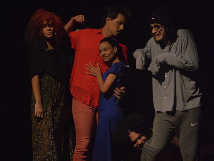 Teatro Marco Camarotti recebe pe&ccedil;a produzida por alunos do CIT