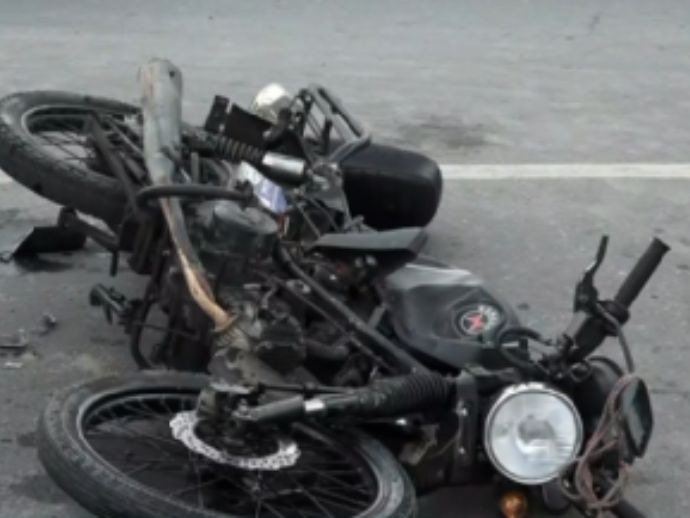 Grave acidente na PE-17 envolve caminhão de lixo e moto em Jaboatão dos Guararapes