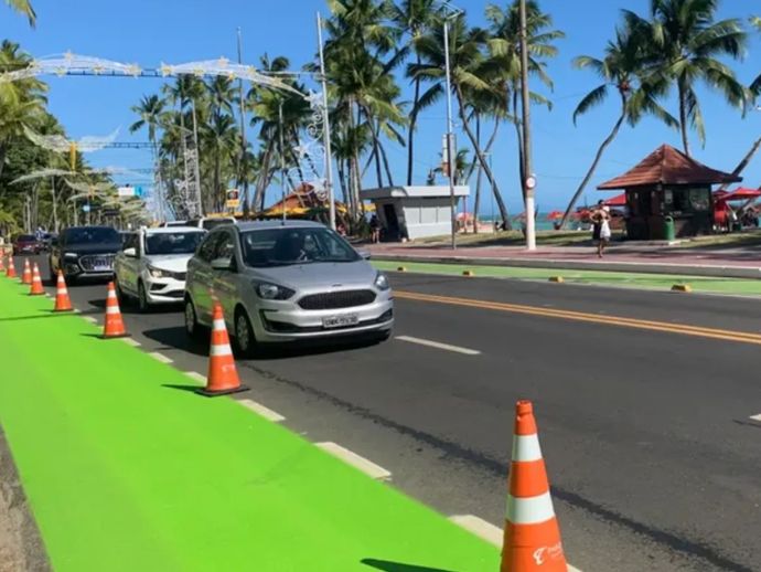 Justi&ccedil;a determina suspens&atilde;o da faixa verde na Avenida S&iacute;lvio Carlos Viana, em Macei&oacute;.
