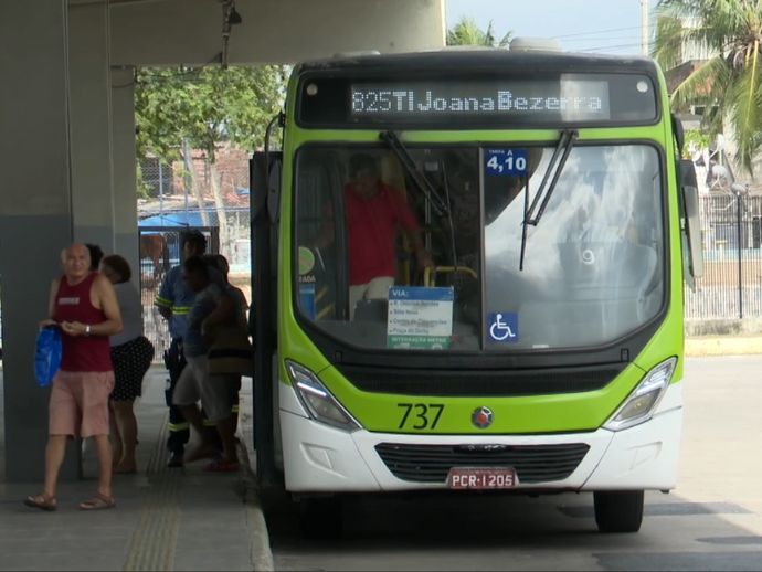 Passagem de ônibus passa a valer R$4,30 a partir deste domingo (5) no Grande Recife