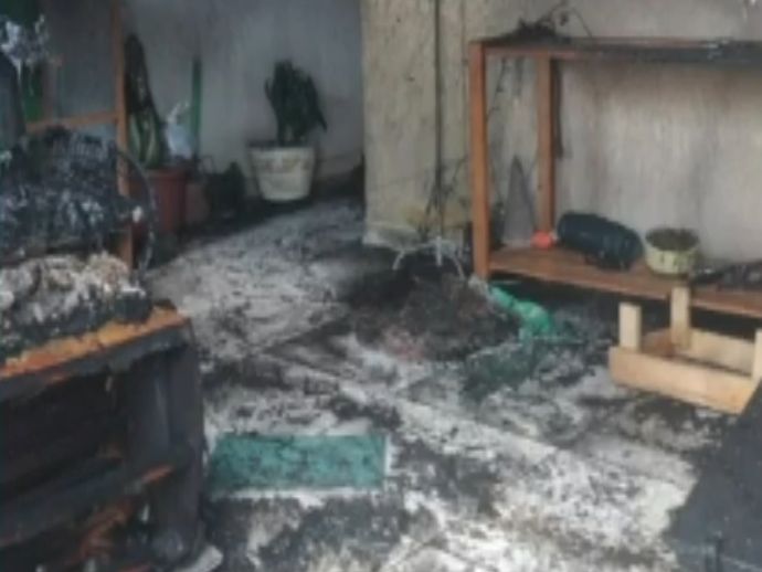 Família tem casa incendiada após discussão com vizinhos em Jaboatão dos Guararapes
