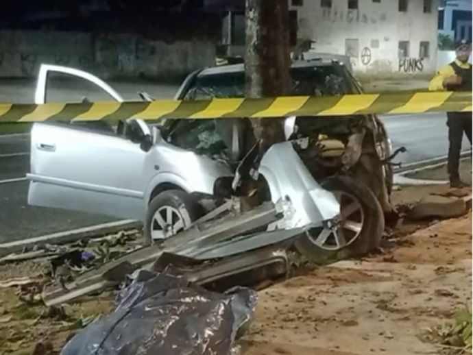 Motorista morre em colis&atilde;o na Avenida Durval de G&oacute;es Monteiro, em Macei&oacute;.
