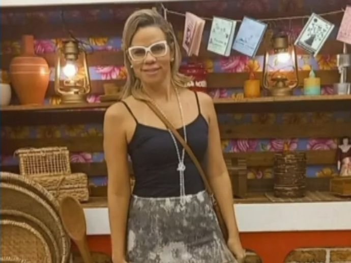 Mulher morre após realizar procedimento estético em clínica no Pina