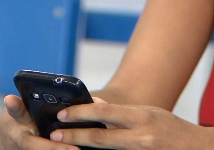 Governo Federal sanciona lei que restringe uso de celulares nas escolas