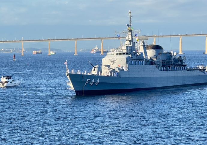 Marinha do Brasil promove visitação gratuita a embarcações no Porto do Recife