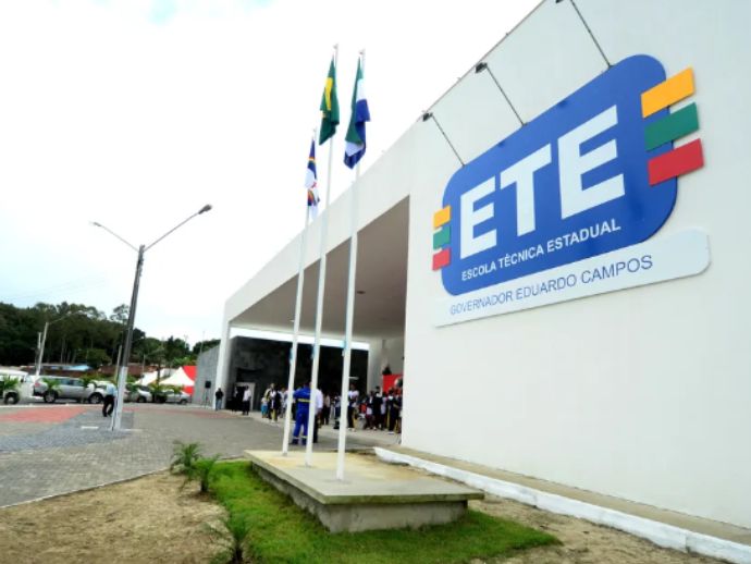 A Secretaria de Educa&ccedil;&atilde;o de Pernambuco oferece mais de 11 mil vagas de cursos t&eacute;cnicos &agrave; dist&acirc;ncia